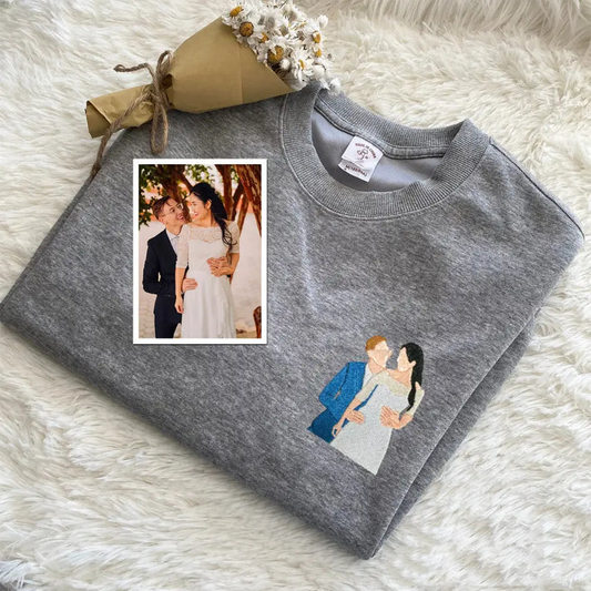 Custom embroidered hoodies for couples wedding photos, the best matching hoodies for couples