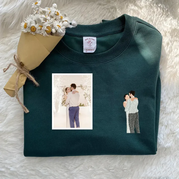 Custom embroidered sweatshirts for couples, suitable gifts for couples
