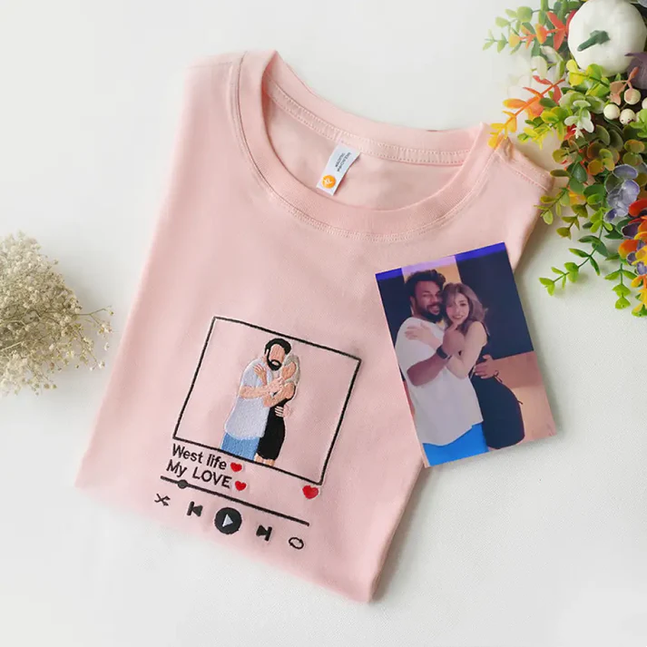 Customized embroidered T-shirts for couples, music player borders can be added